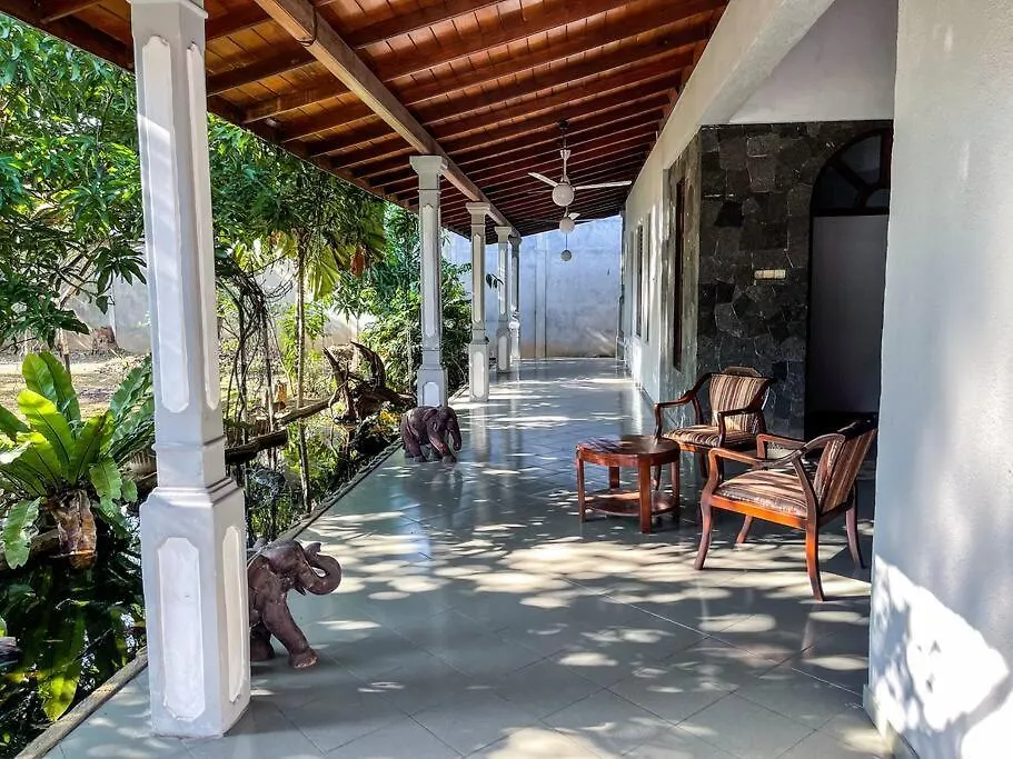 Tagi'S House Villa Negombo